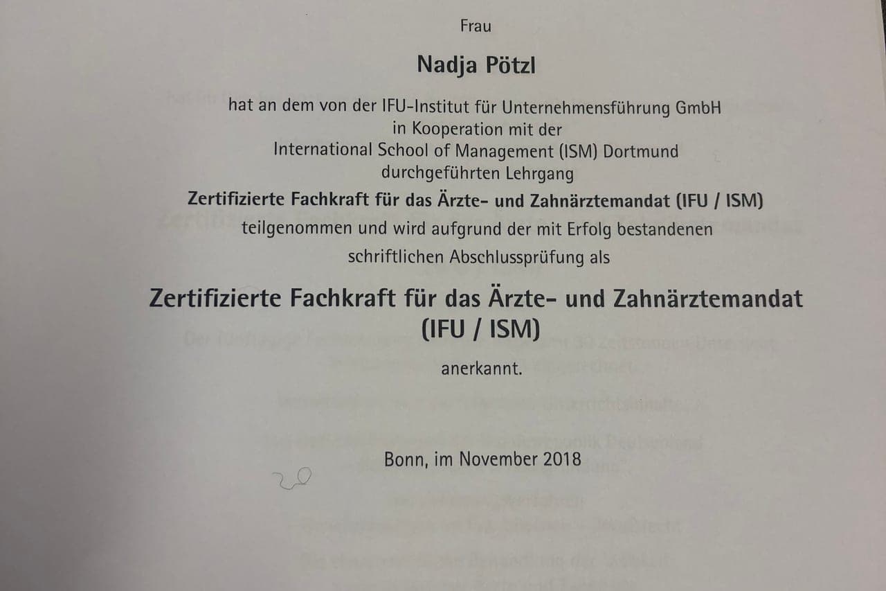 Nadja Poetzl ist nun "zertifizierte Fachkraft für das Ärzte- und Zahnärztemandat!!!